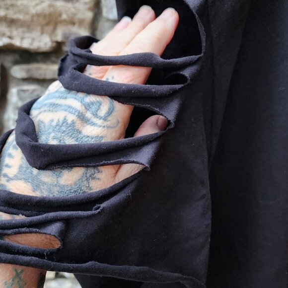 Tattoos Are Trashy Slashed Graphic Tee NWT - Picture 2 of 3